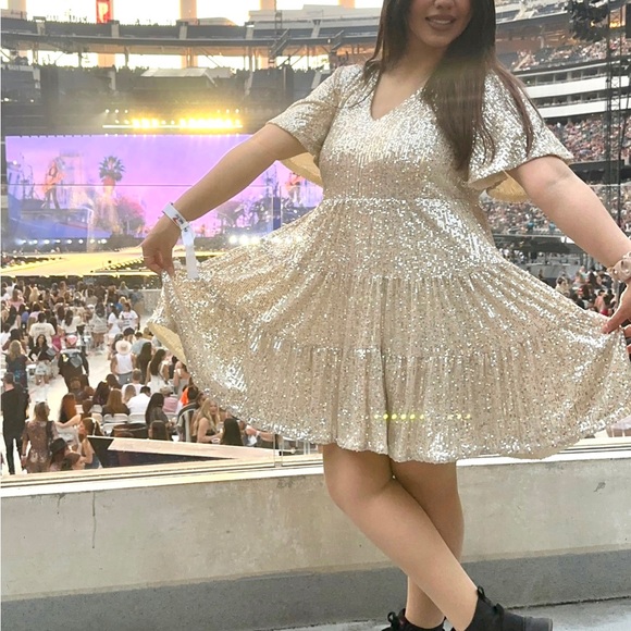 PinkBlush Champagne Sequins Short Sleeve Dress Size M - Picture 9 of 10